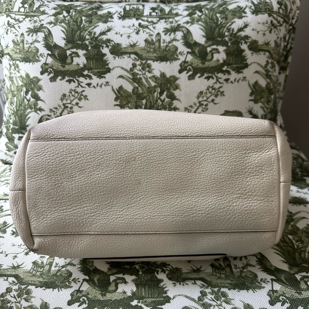 Tory Burch Chelsea Pebble Leather Slouchy Tote Shoulder Bag in Ivory - Picture 7 of 12